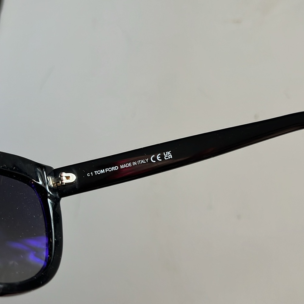 Tom Ford Polarized subtle cat eye sunglasses - Picture 4 of 7